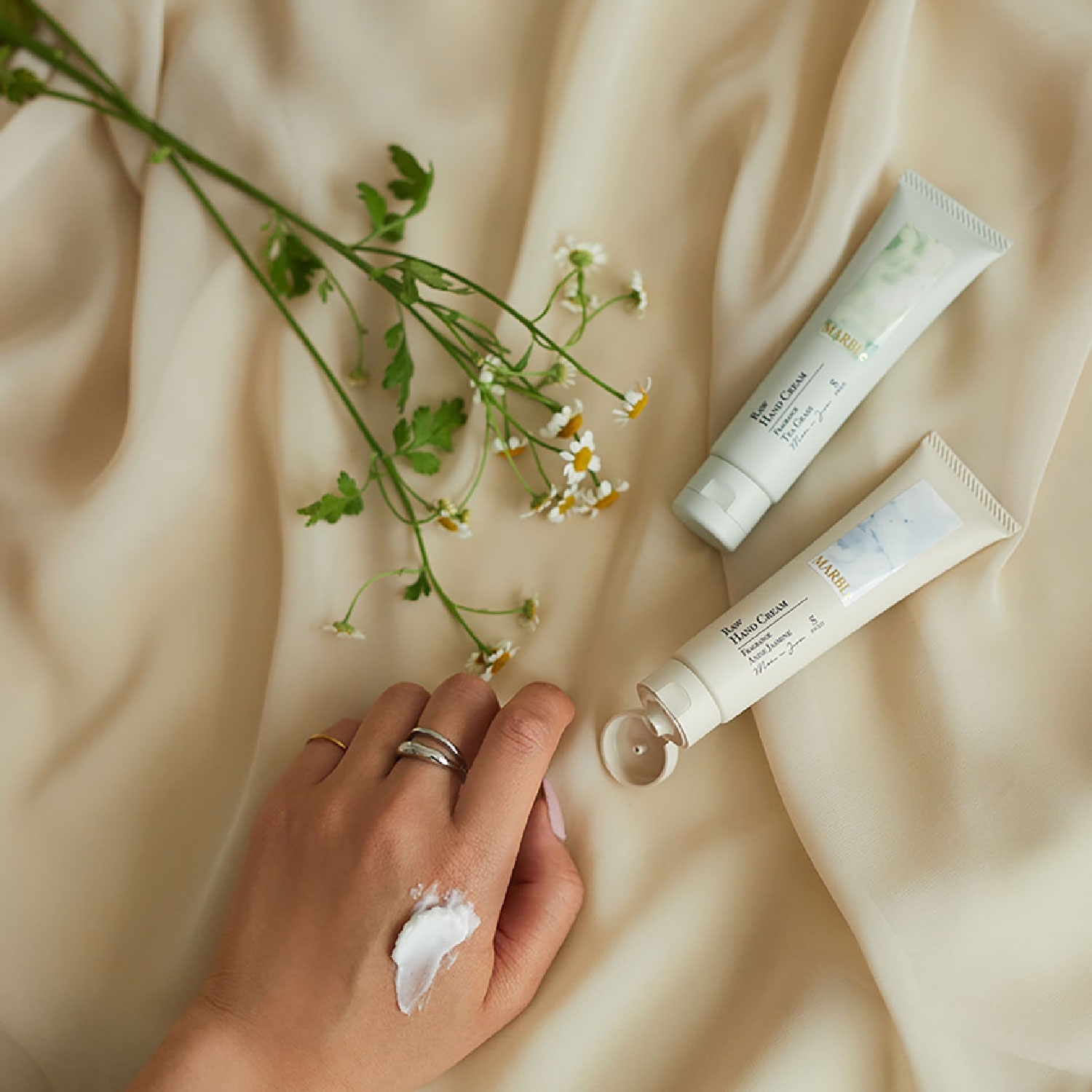 ☆　かねまざわ様│クリーム&ローション　、ルースパウダー Perfect Diary / トランスルーシェントブルーリングルースパウダ―の