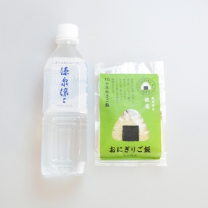 おにぎりご飯と新発田の水Aセット