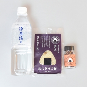 おにぎりご飯舞茸と調理塩セット(新潟県新発田市の水付)