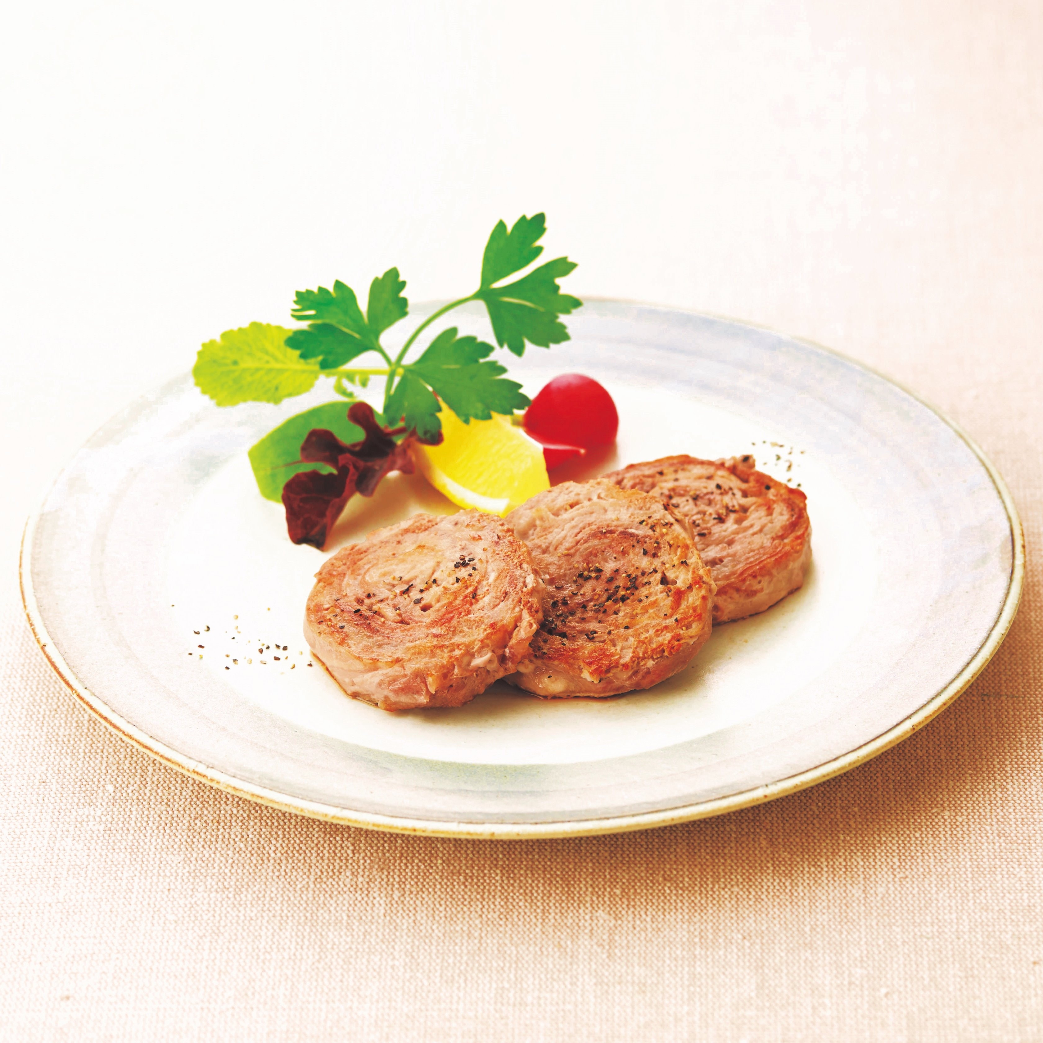 黒豚ロールステーキ(成型肉)