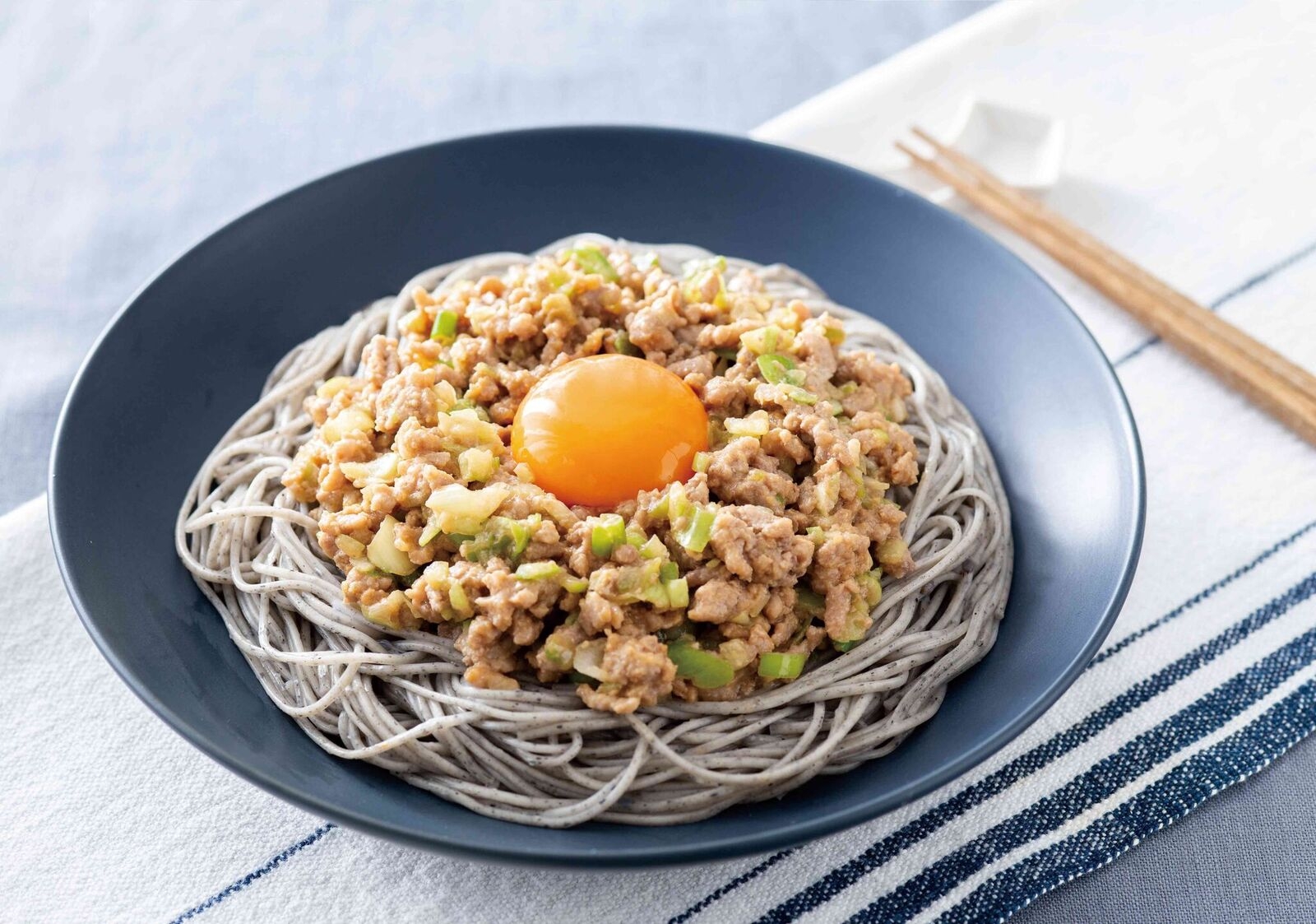 手延べそうめん、黒ごま素麺(めんつゆ付) | Giftpad egift