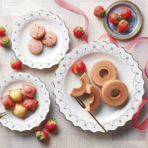 あまおう苺バウムクーヘン&プチフィナンシェ ギフトボックス