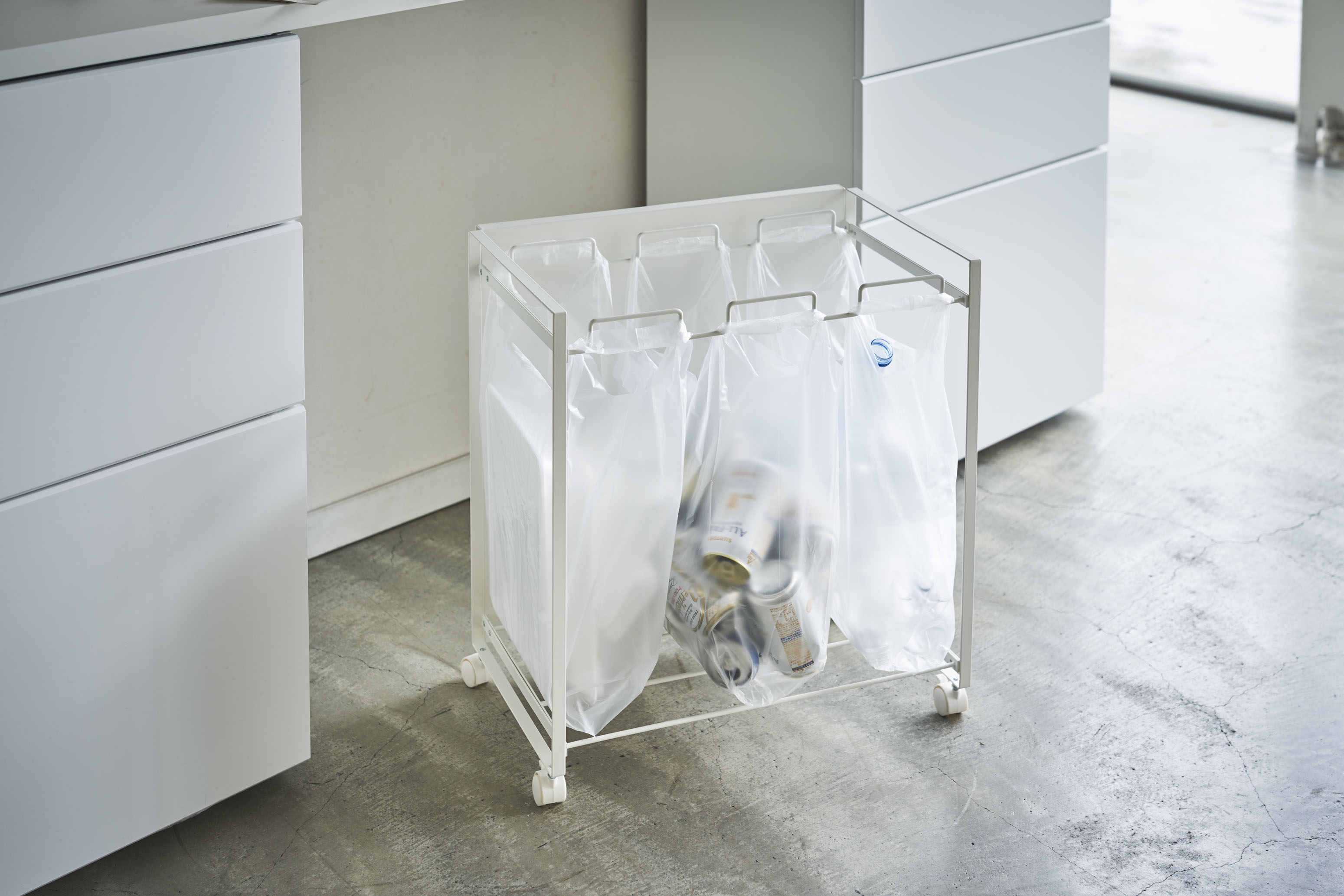 目隠し分別ダストワゴン タワー 3分別 ホワイト | Giftpad egift