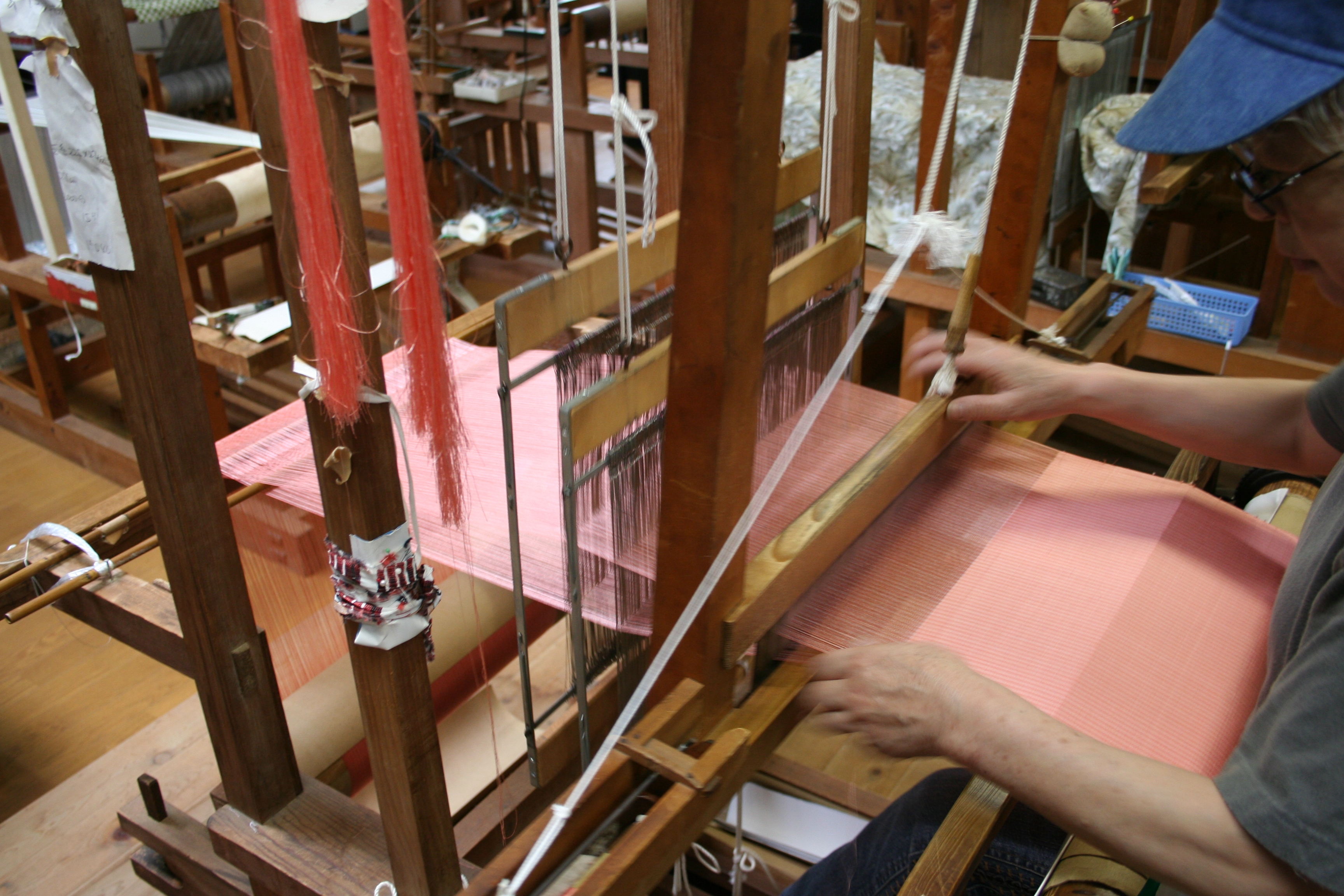 織物参考館・紫（ゆかり）　半高機手織り織機使用・手織り体験　1or2名様