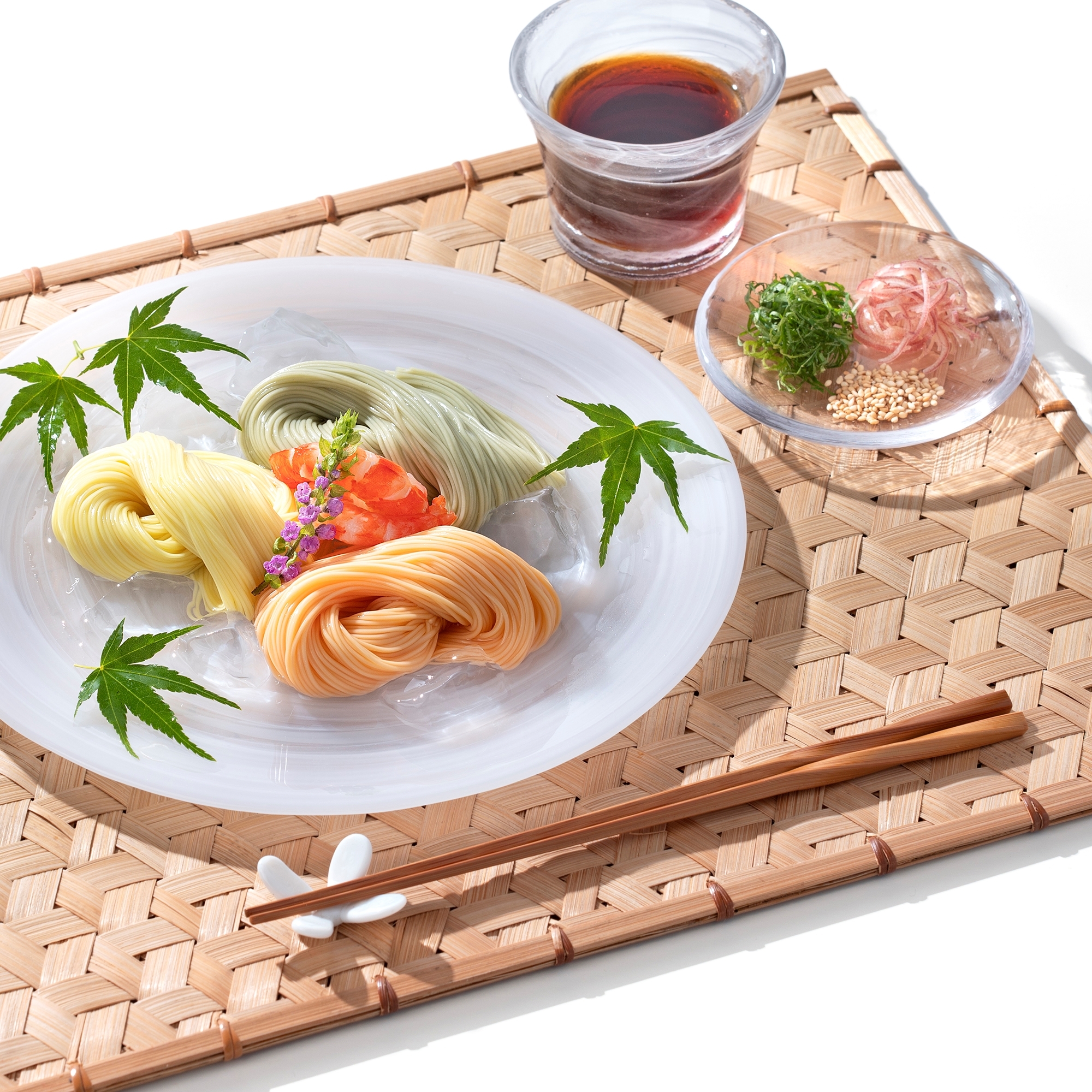 三彩の野菜素麺と手延べ素麺