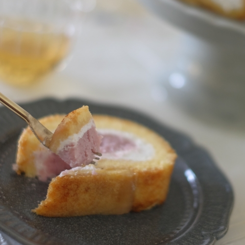 北海道十勝産ポテトロールケーキ　ハーフサイズ