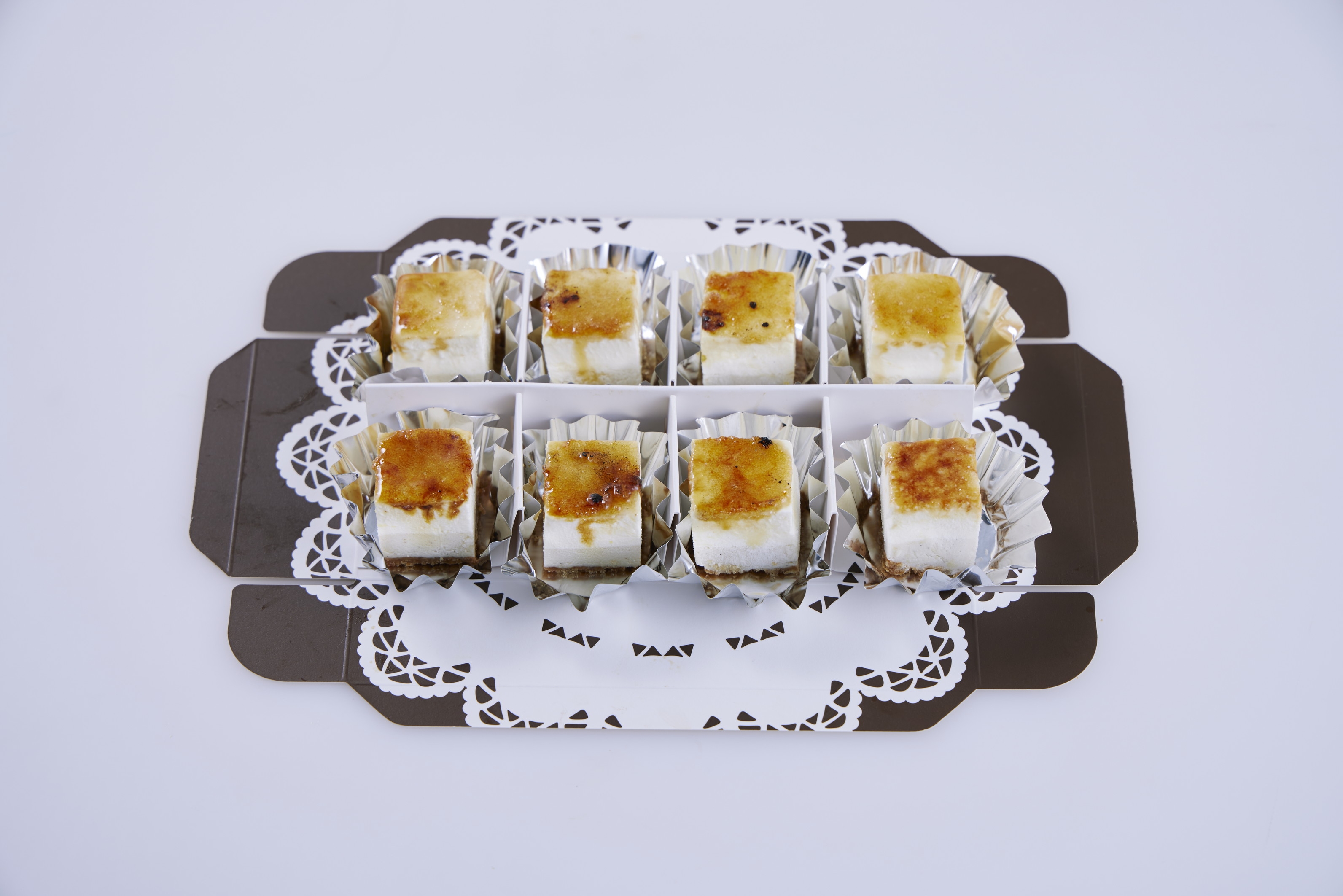 【ヌリカベ】炙って食べるチーズケーキ「minichii」 Original 8個set　※冷凍便